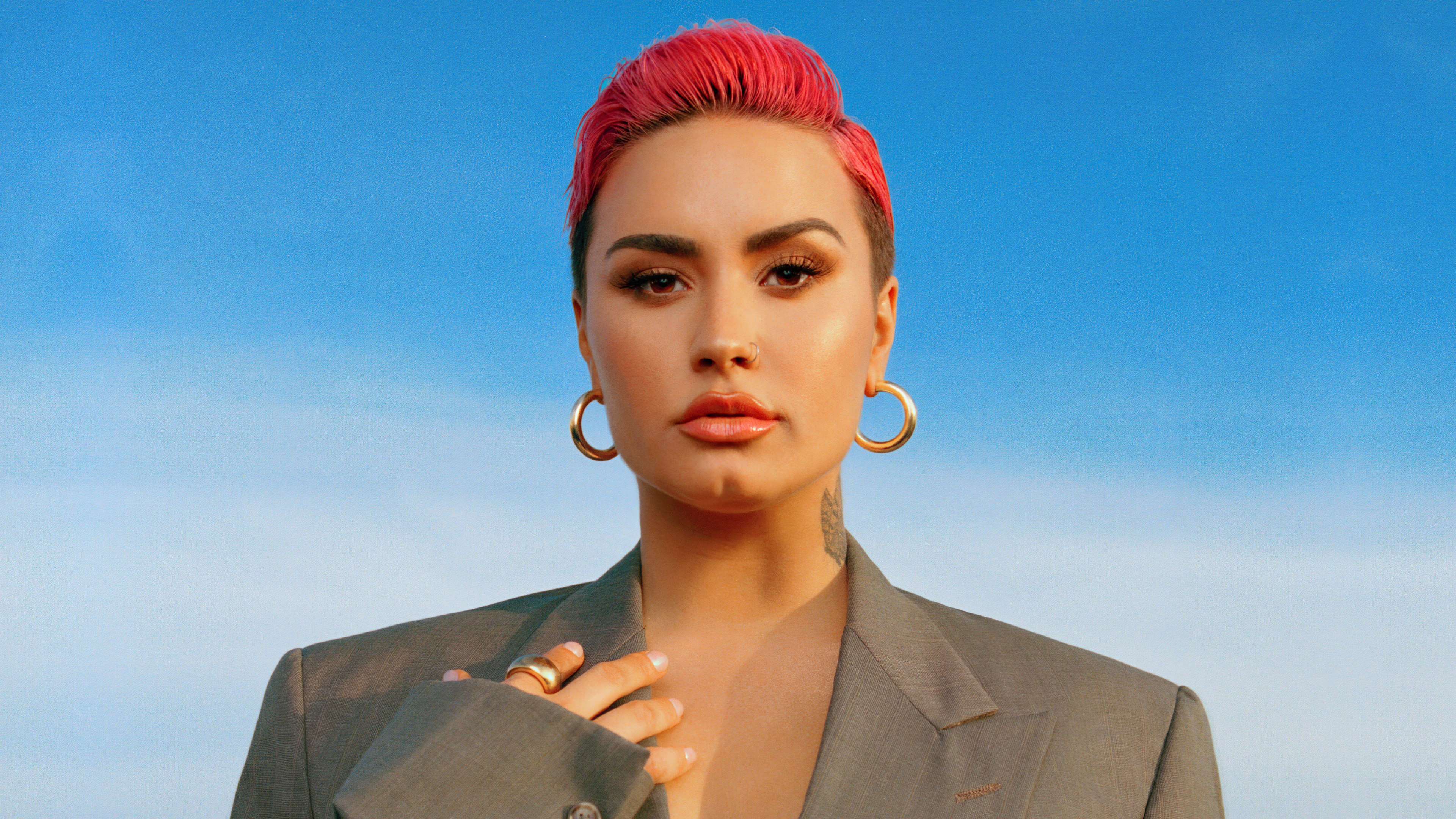 Demi Lovato, Retrato, Cantante estadounidense