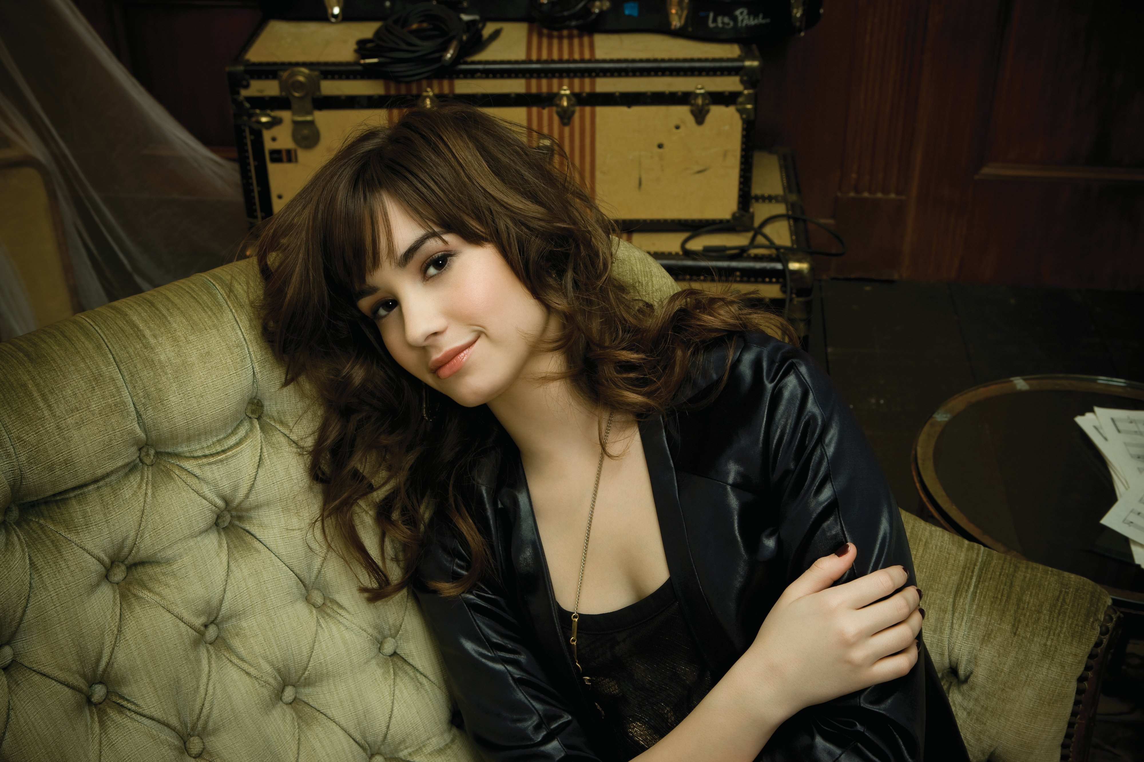 Demi Lovato, Sonriendo, Cantante estadounidense