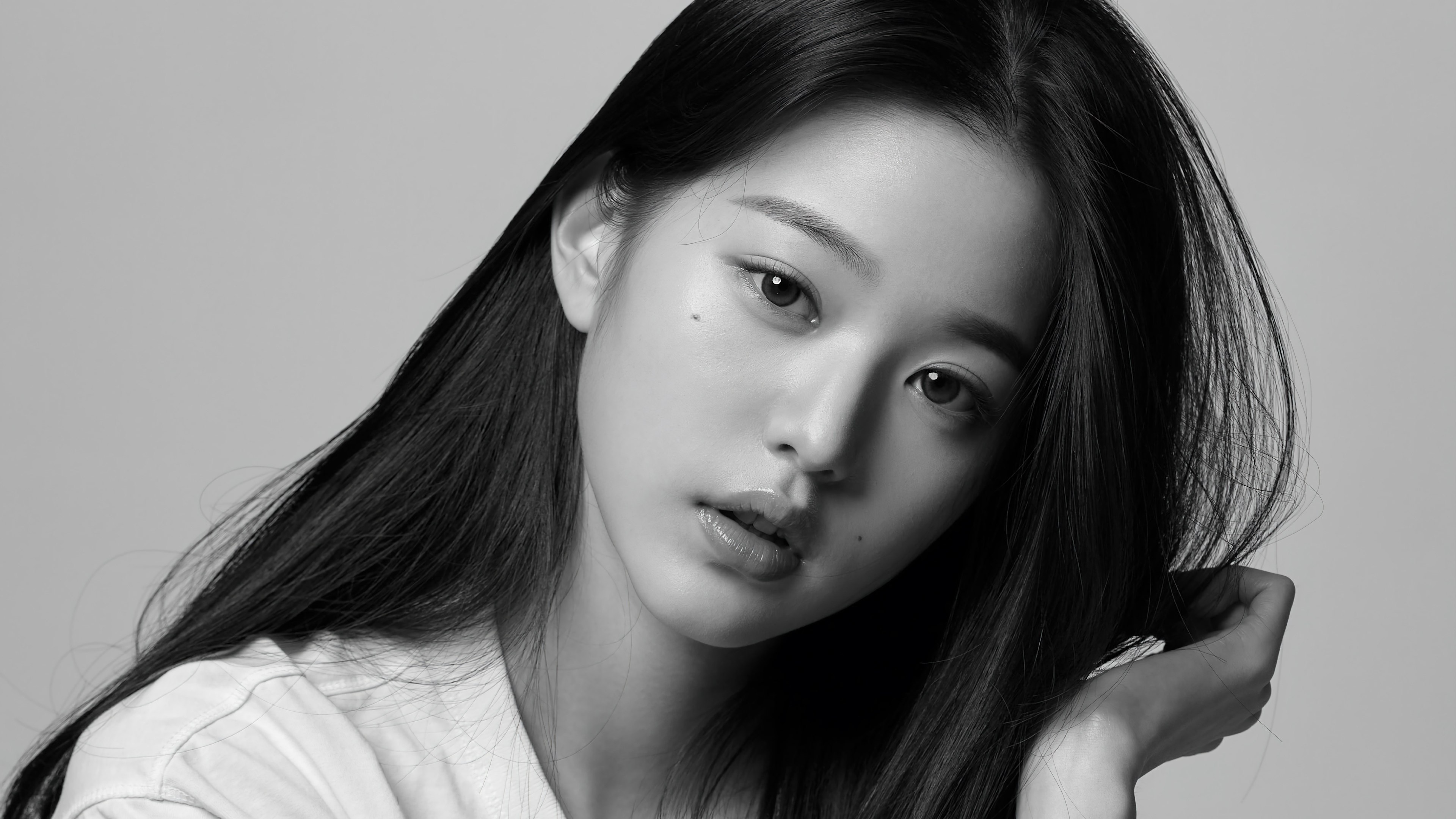 Jang Wonyoung, Monocromo
