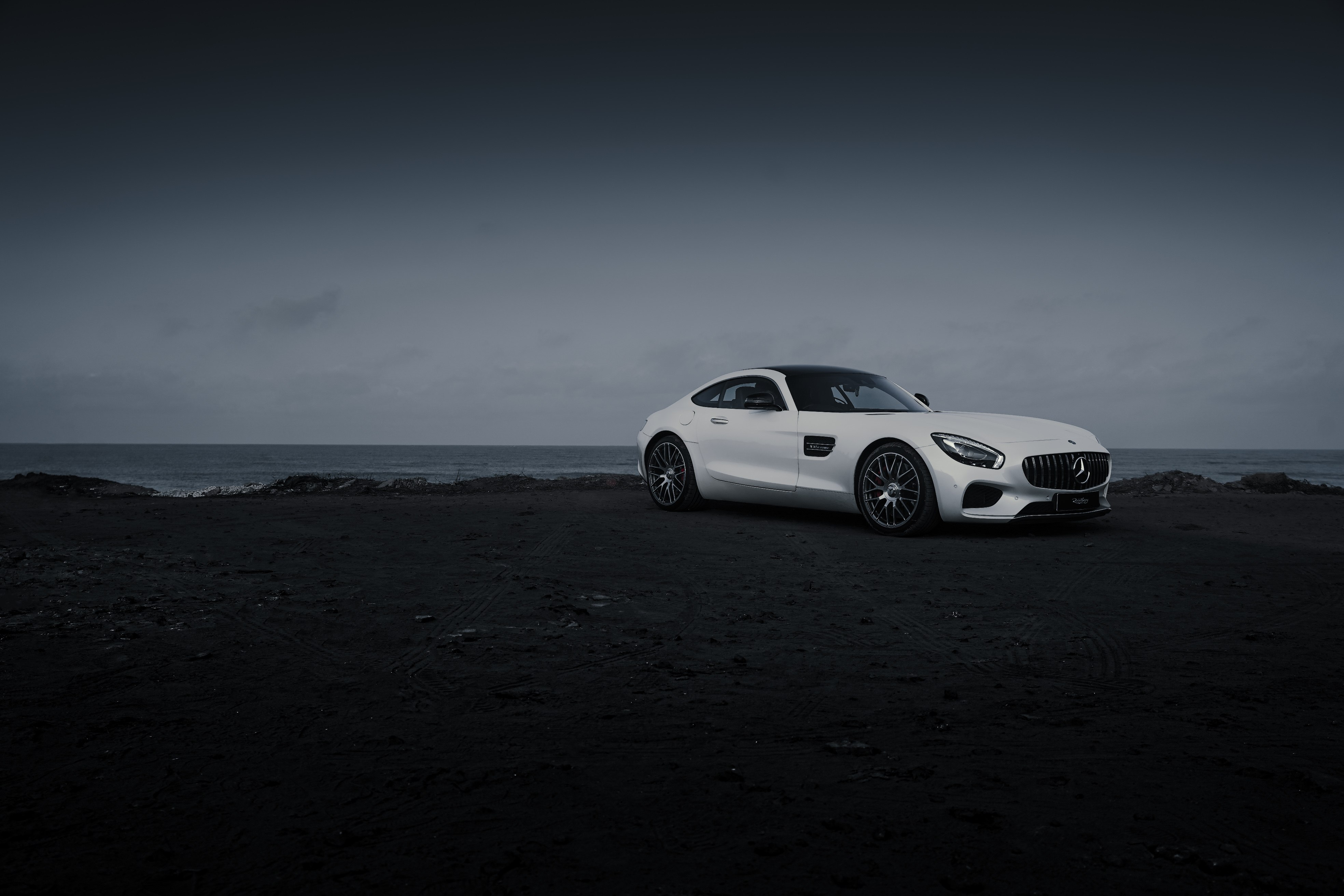 Mercedes-AMG GT, Estética oscura, Atardecer