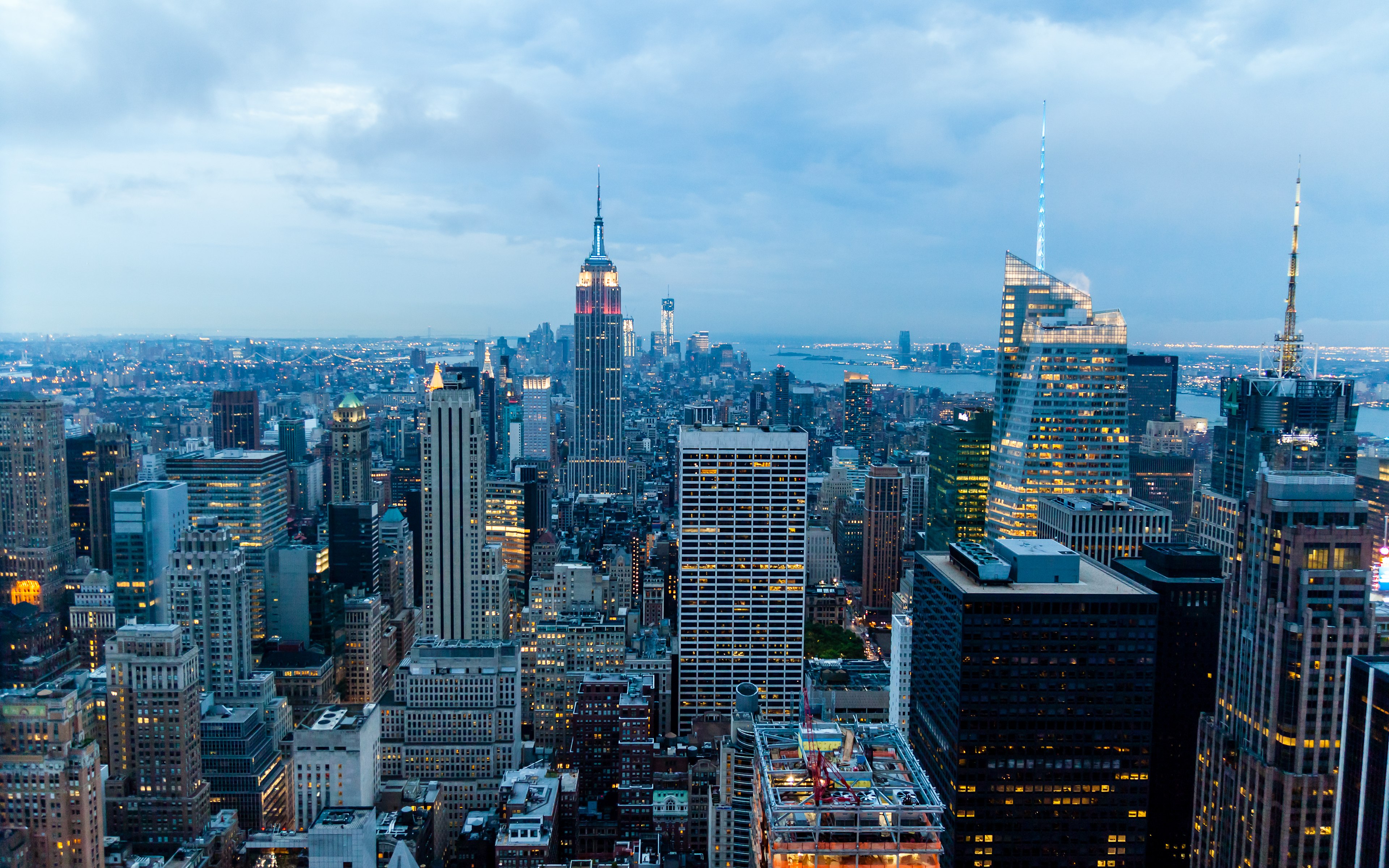 Nueva York, Paisaje urbano, Luces de la ciudad, Atardecer, Skyline, Día nublado, Monumentos, Rascacielos, Vista aérea, Edificio de gran altura, Cielo vespertino, Horizonte