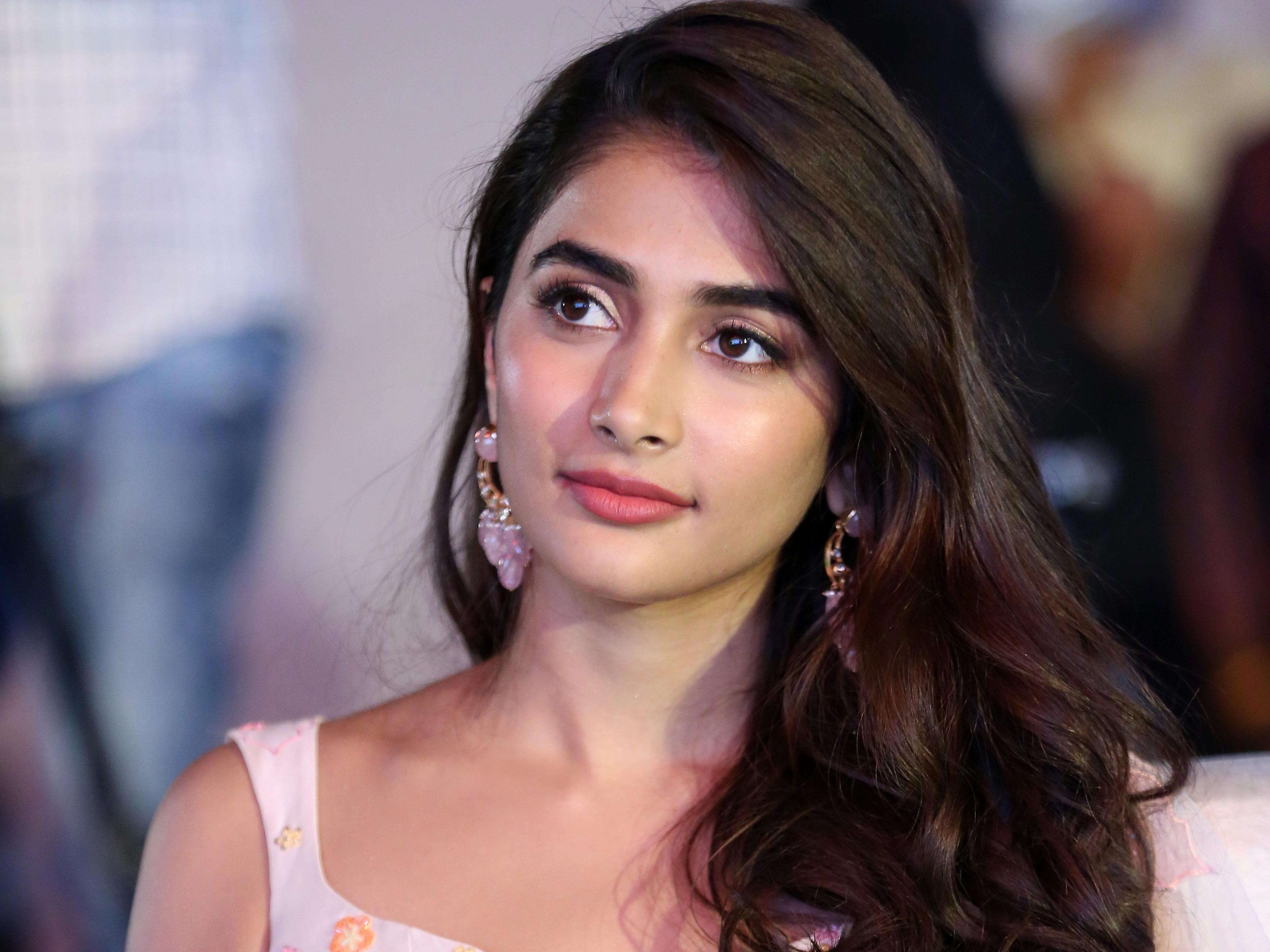 Pooja Hegde, Actriz de Bollywood, Retrato, Actriz india, Actriz hermosa