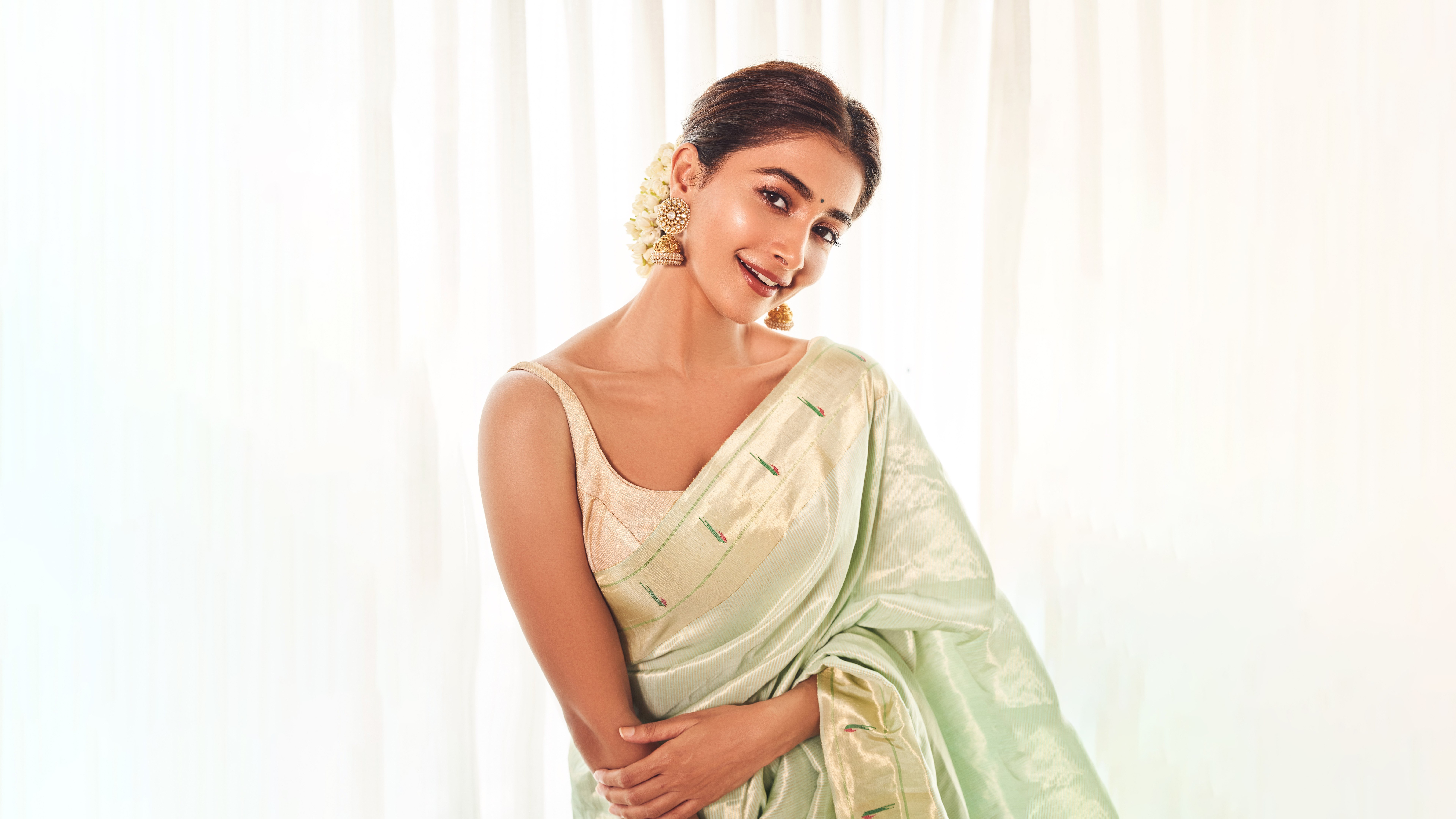 Pooja Hegde, Sari, 5K, 8K, Actriz india