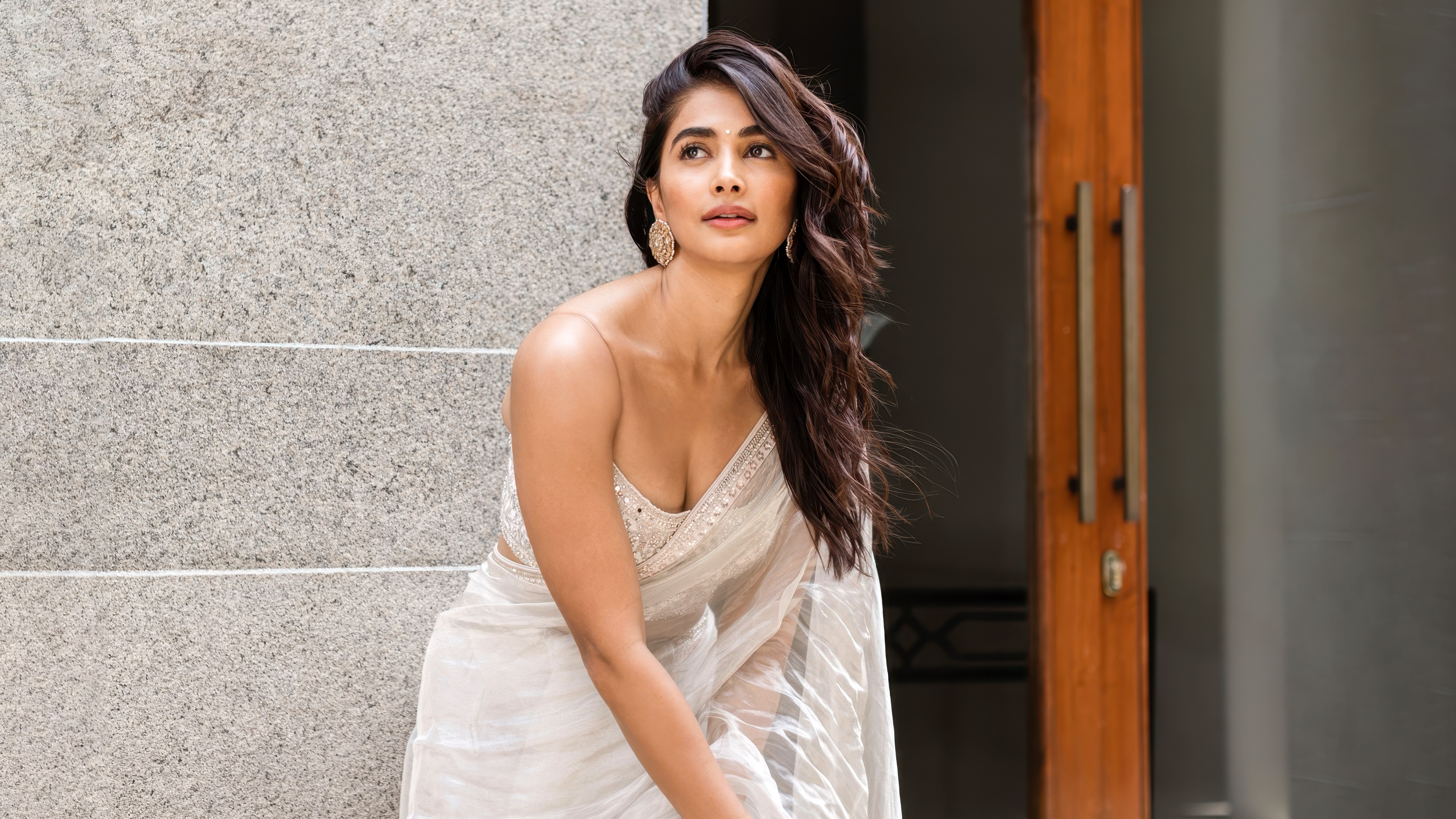 Pooja Hegde, Sari blanco, Actriz india, 5K