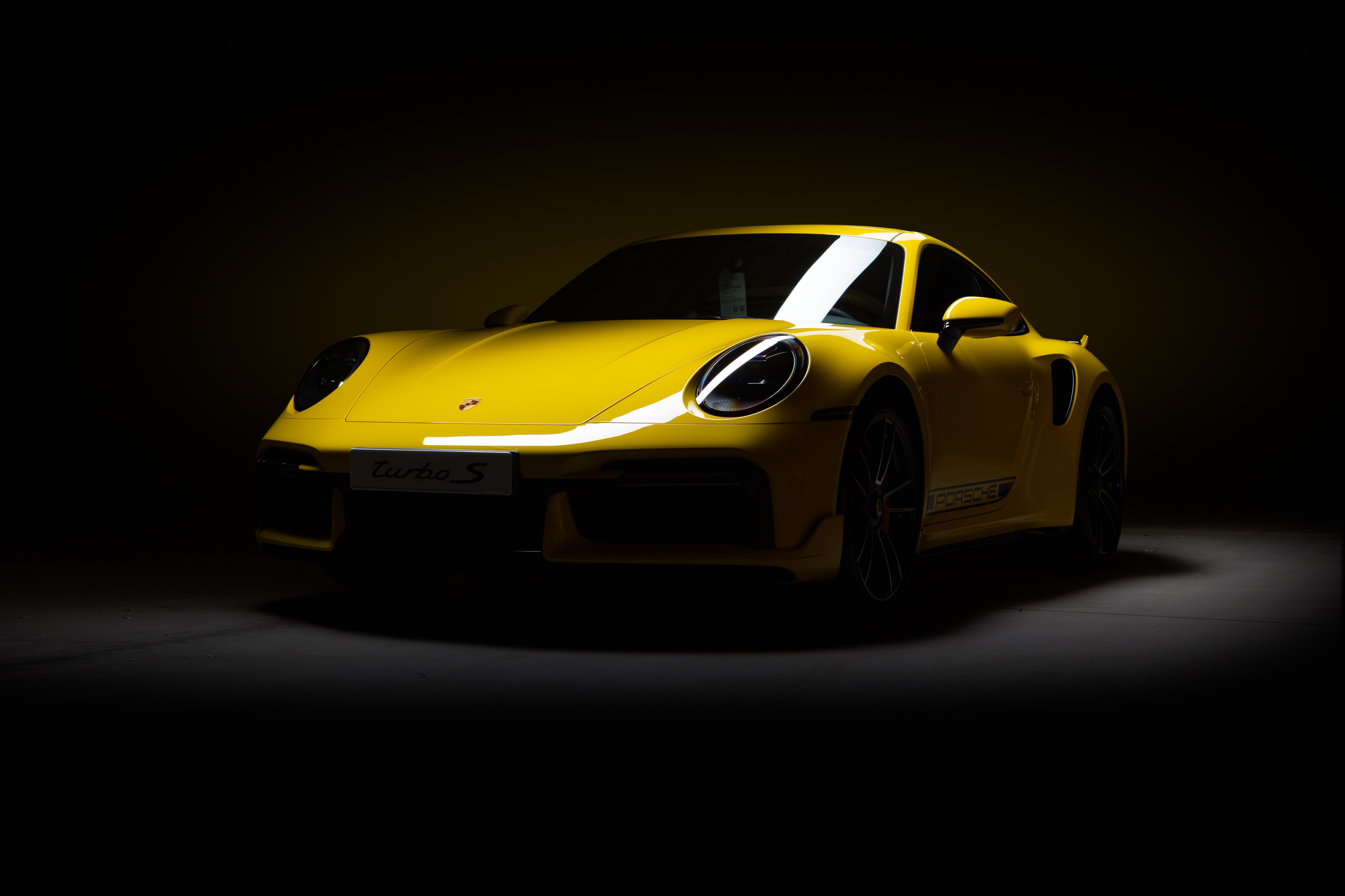 Porsche 911 Turbo S, CGI, Fondo oscuro