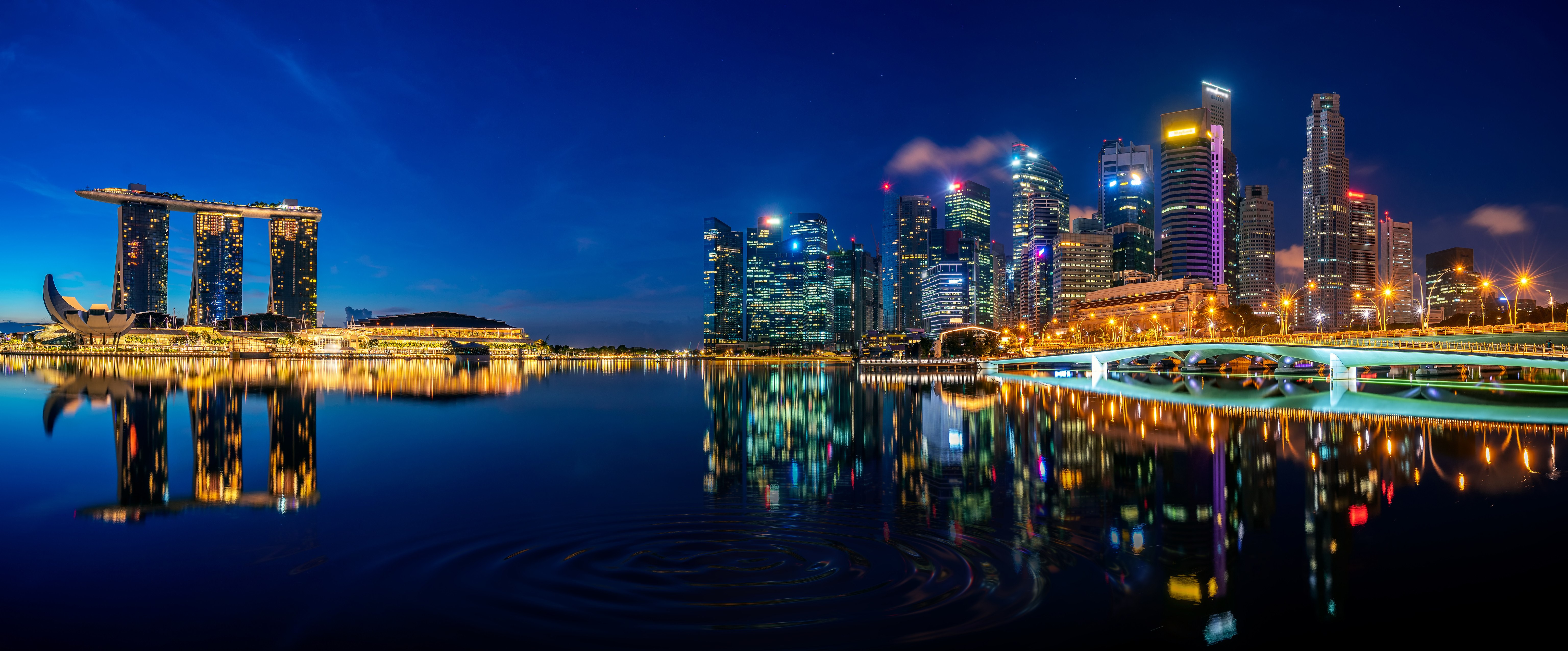 Singapur, Marina Bay Sands, Centro, Paisaje urbano, Luces de la ciudad, Noche, Reflejos, Skyline, 5K