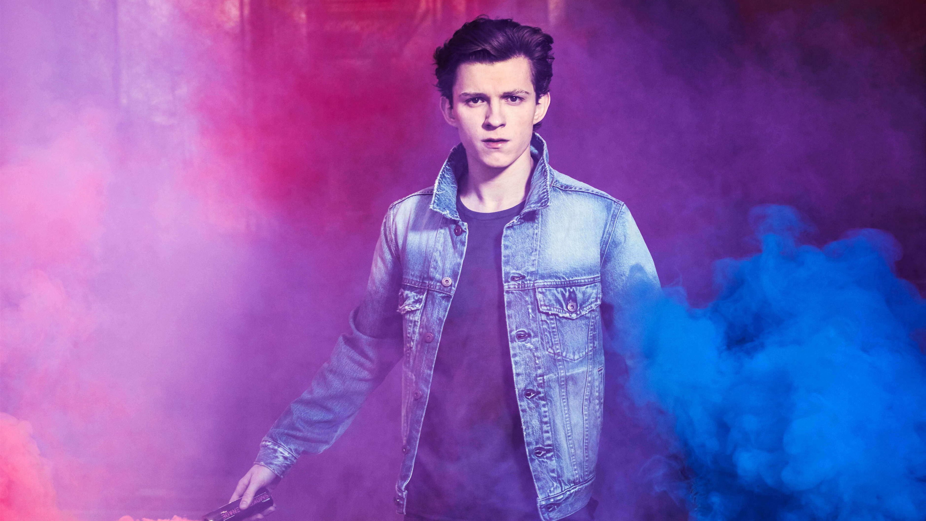 Tom Holland, Humo colorido, Actor inglés